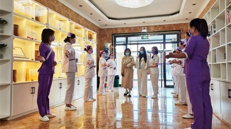 揭秘小型母婴服务公司加盟：成本与价值分析